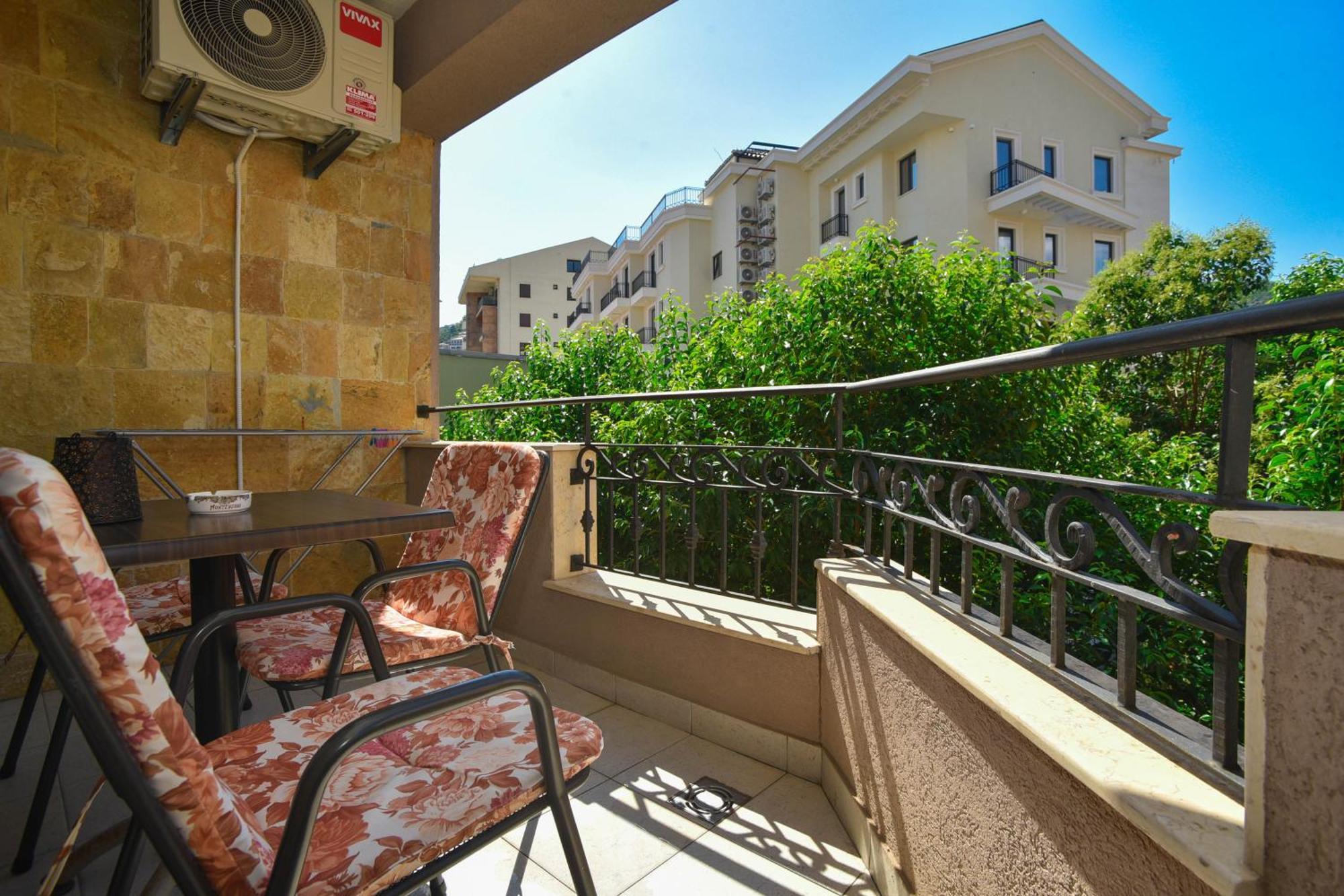 Apartment Golden Lavender Budva Luaran gambar
